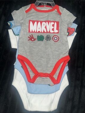Marvel Gray & Red Baby Bodysuit 3pack